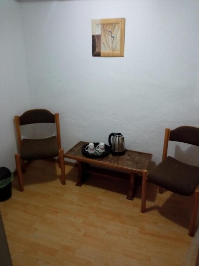 فندق Subcetate في  Casa Iuliana المظهر الخارجي الصورة