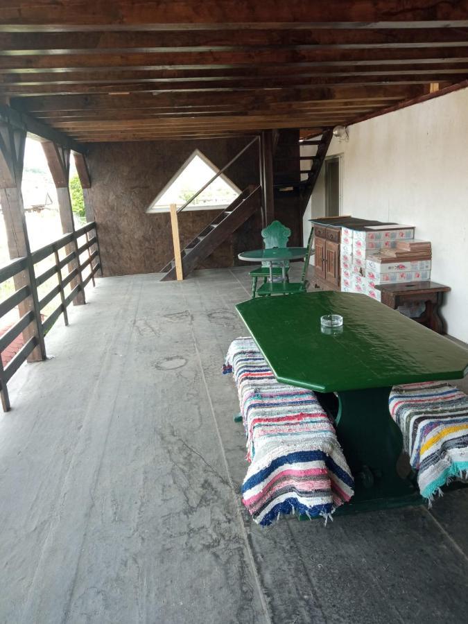 فندق Subcetate في  Casa Iuliana المظهر الخارجي الصورة