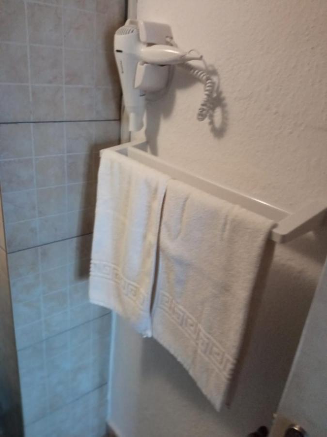 فندق Subcetate في  Casa Iuliana المظهر الخارجي الصورة